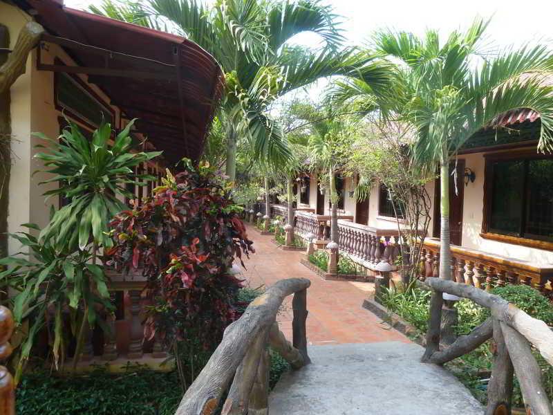 Lotus Lodge Siem Reap Dış mekan fotoğraf